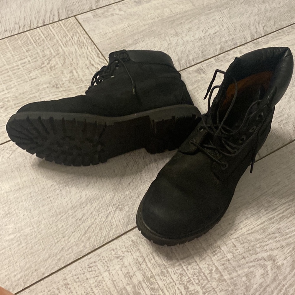 Timberland Black Nubuck Lace-Up Women's Boots - Picture 2 of 5